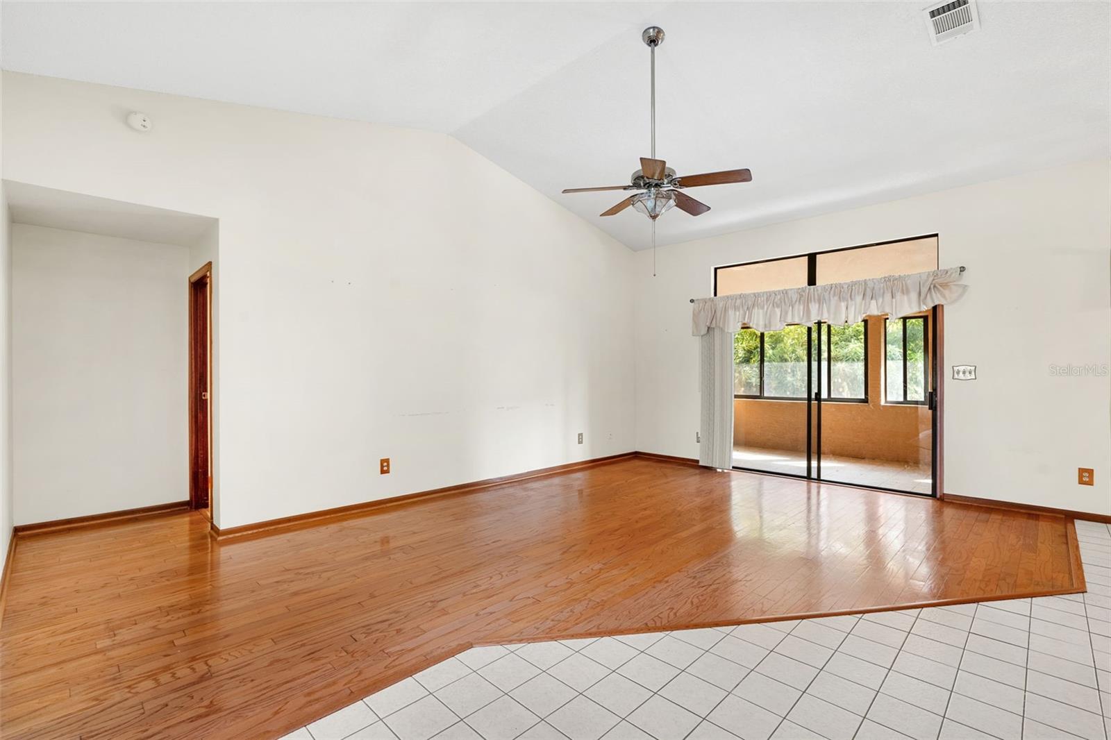 Image 16 of 31 For 2809 Gulf Winds Court