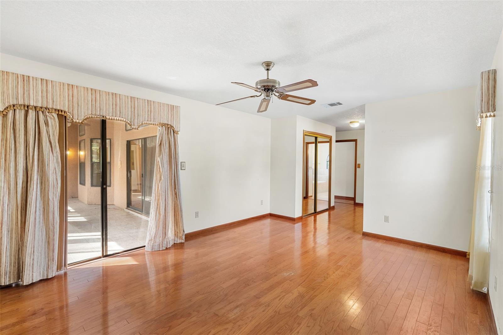 Image 17 of 31 For 2809 Gulf Winds Court