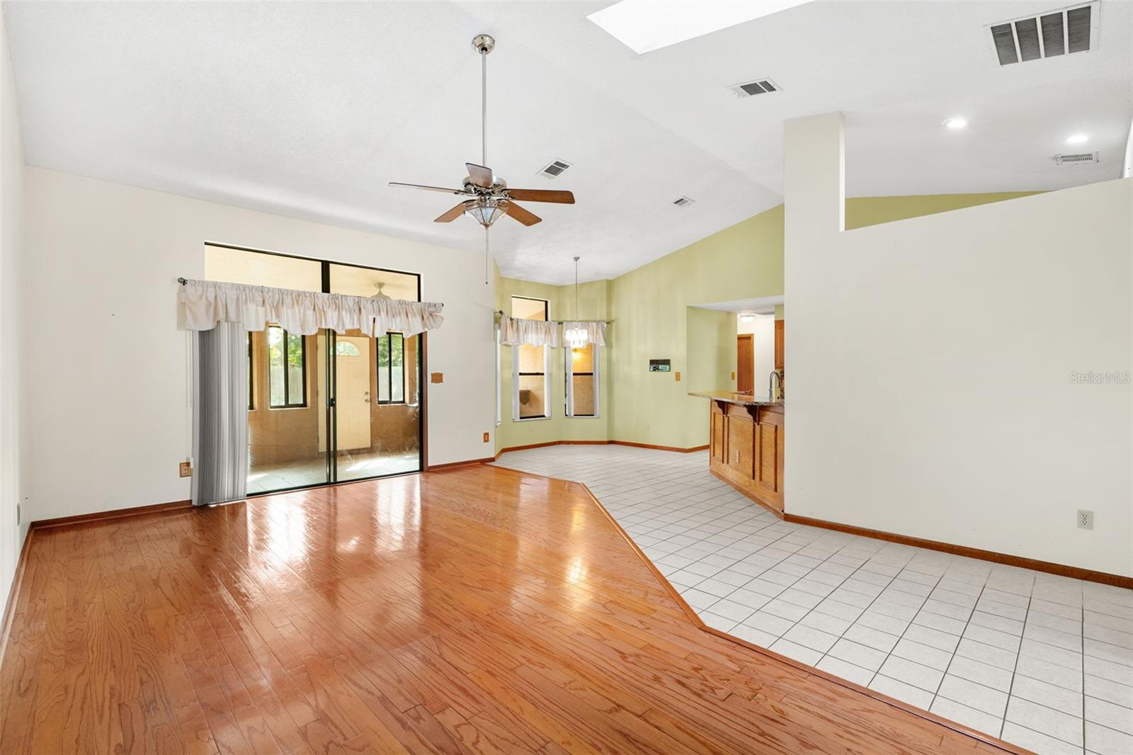 Image 22 of 31 For 2809 Gulf Winds Court