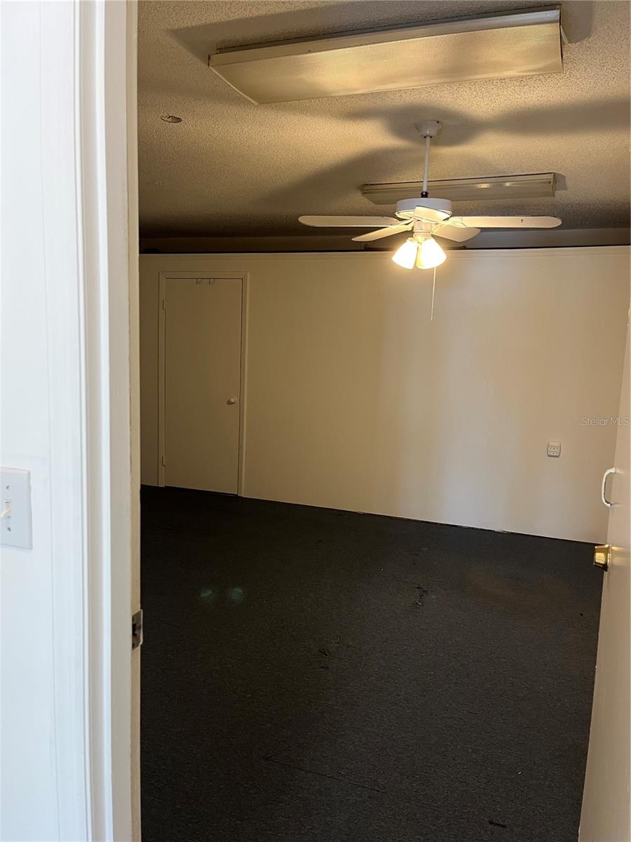 Image 21 of 55 For 2421 Queenswood Circle