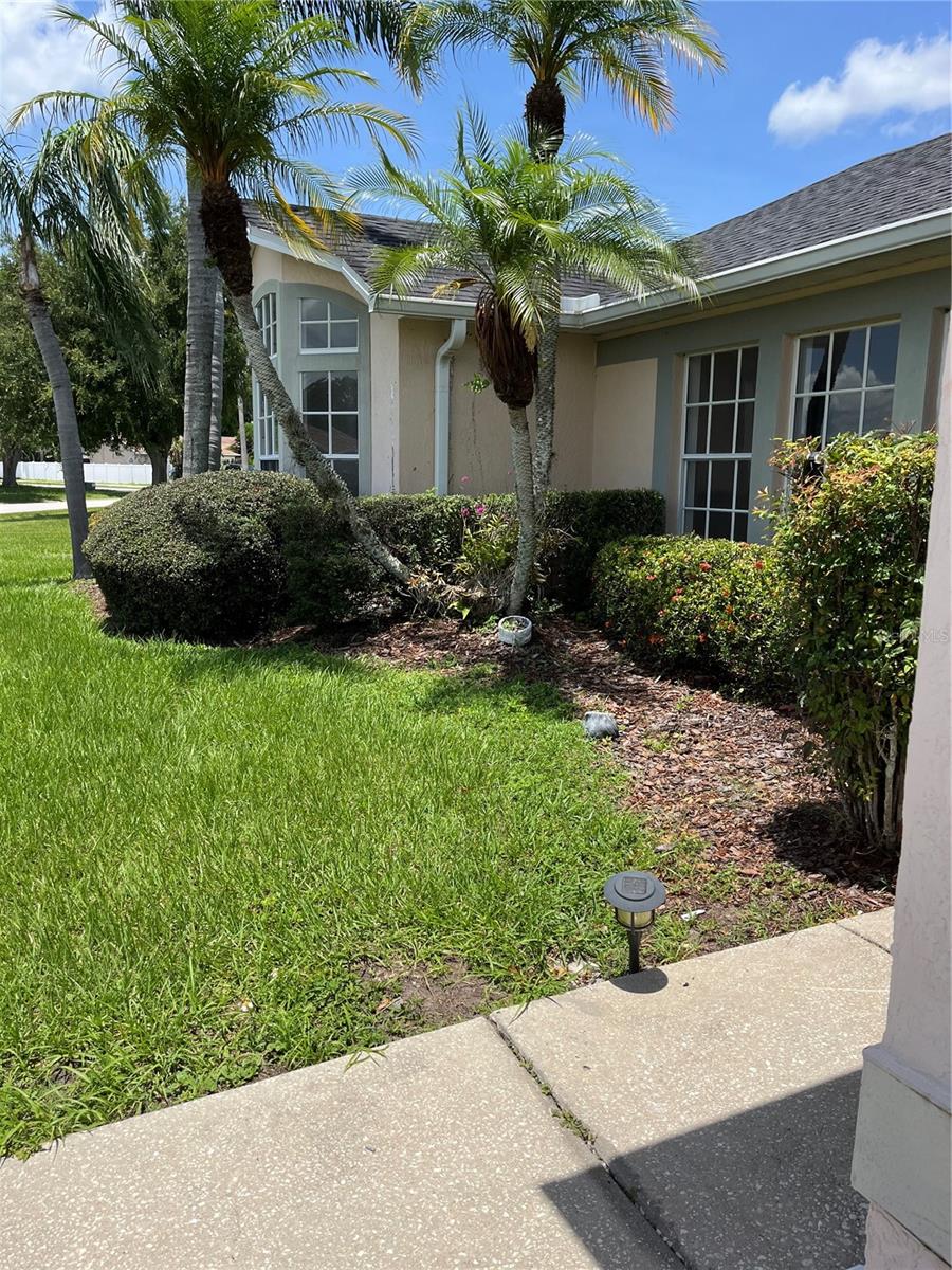 Image 4 of 55 For 2421 Queenswood Circle