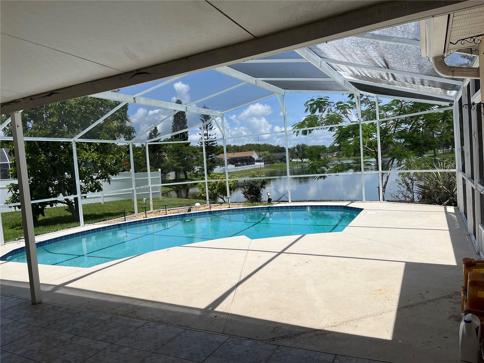 Image 40 of 55 For 2421 Queenswood Circle