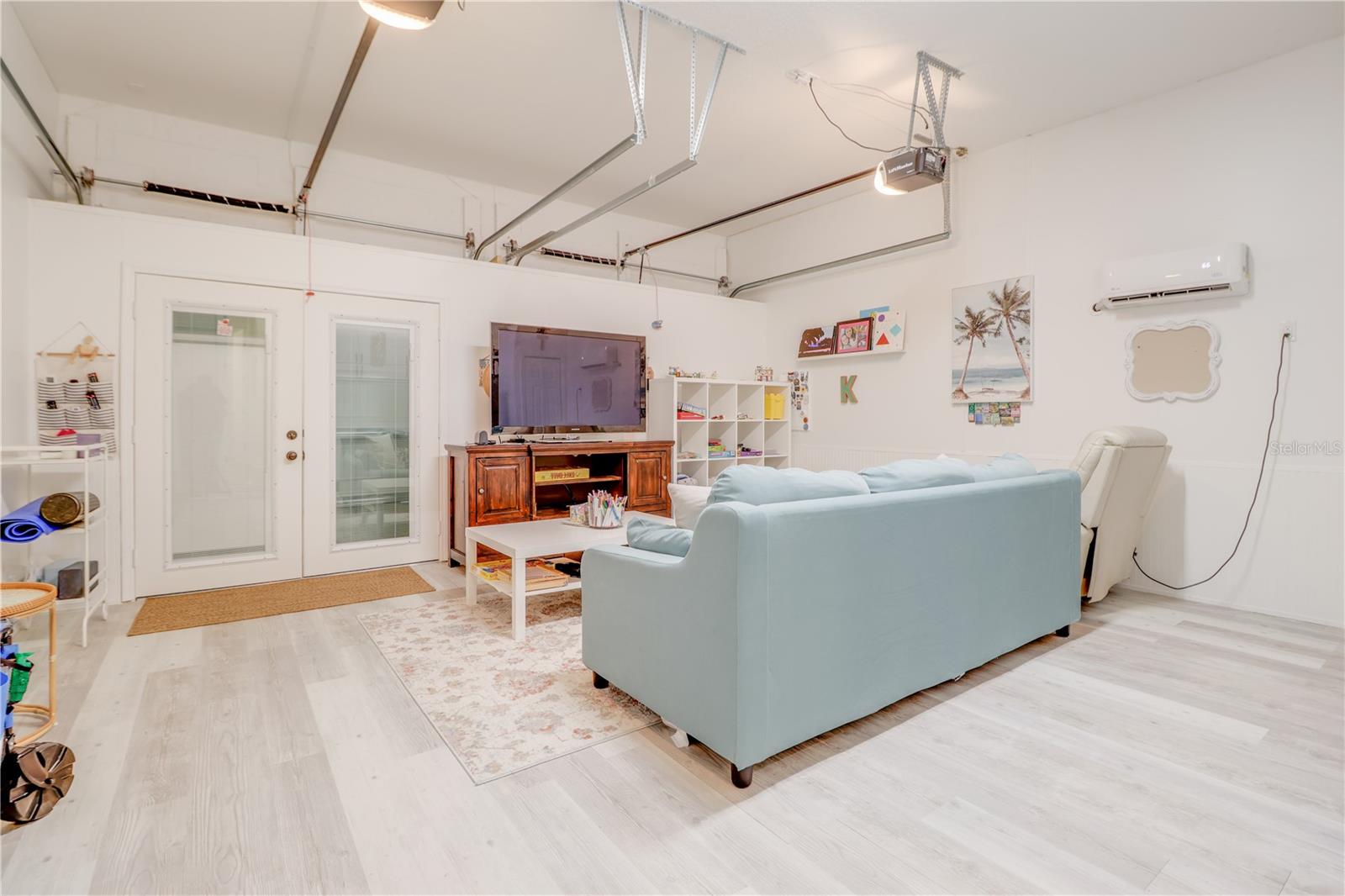 Image 23 of 43 For 10520 Petrillo Way
