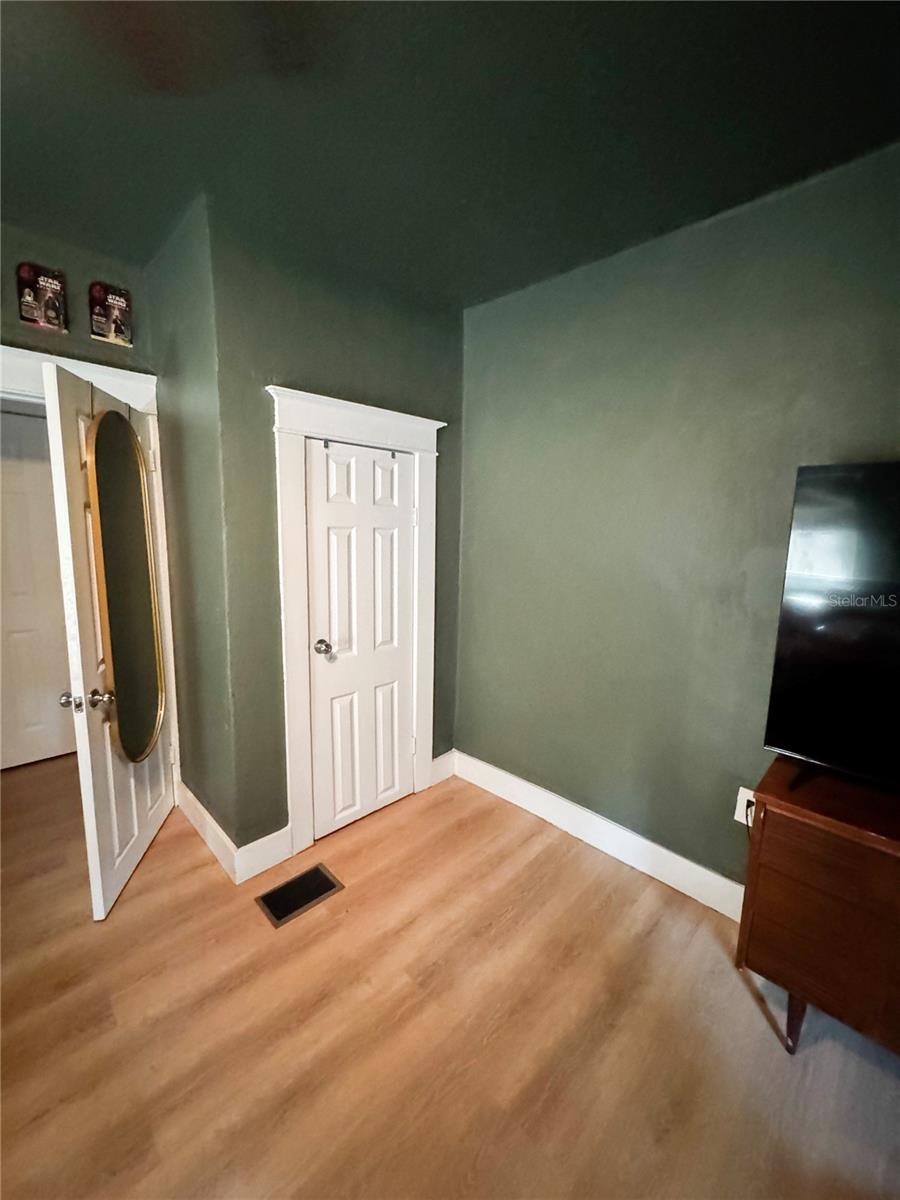 Image 14 of 21 For 112 Avocado Avenue