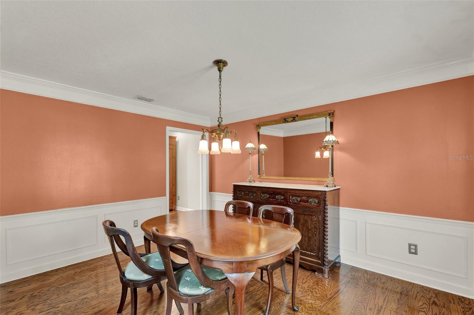Image 11 of 42 For 991 Hawthorne Cove Court
