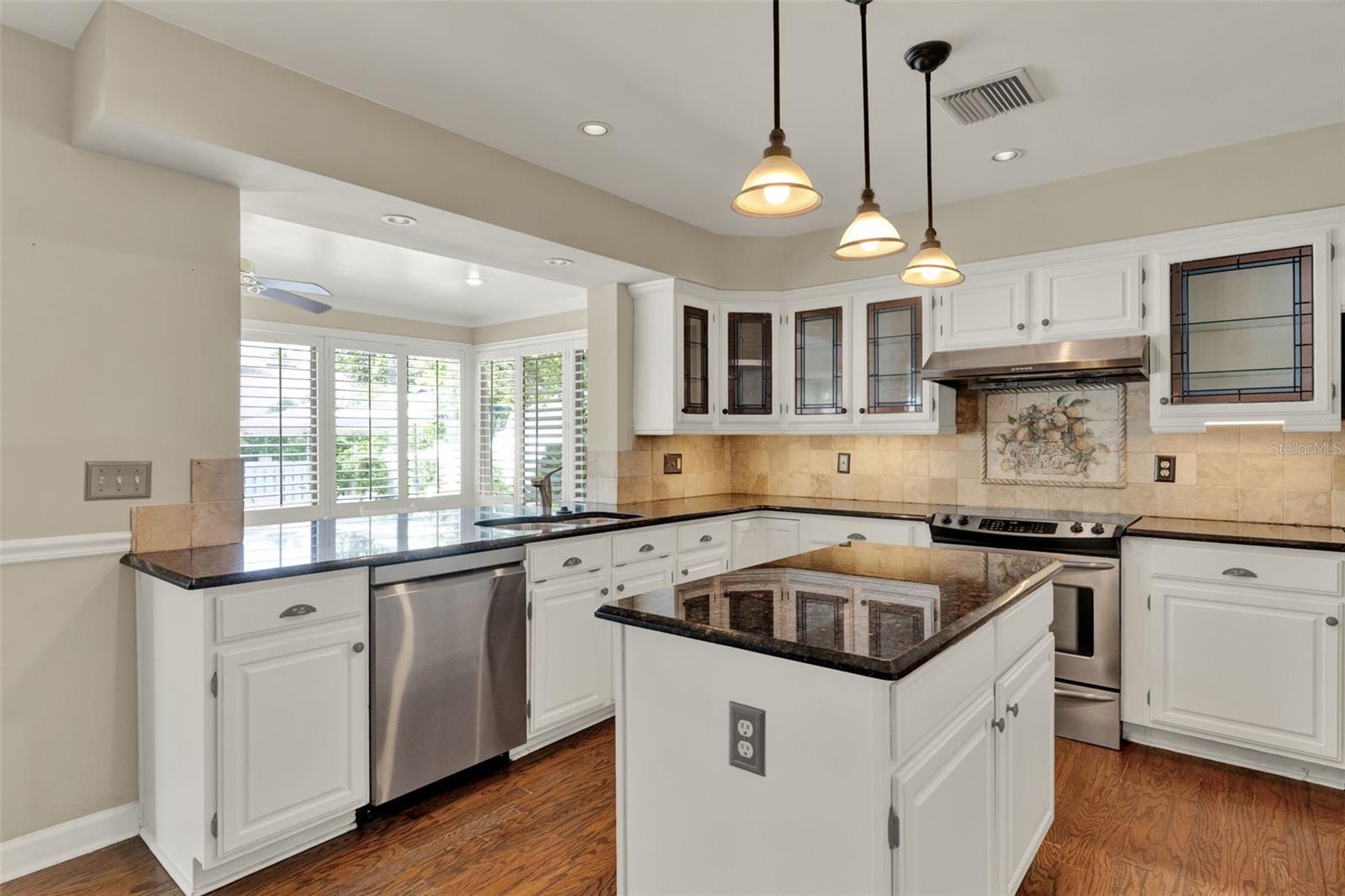 Image 19 of 42 For 991 Hawthorne Cove Court