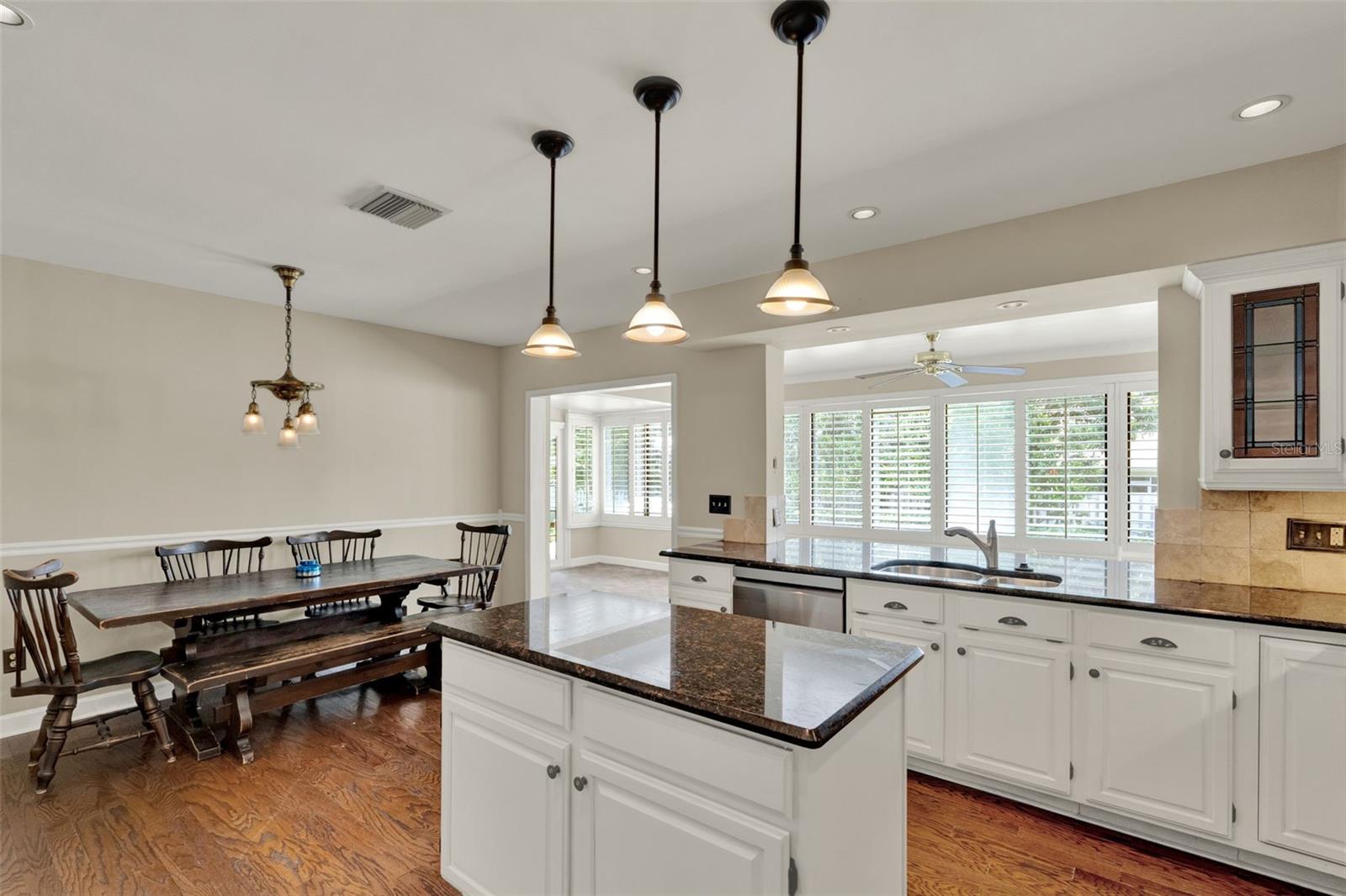 Image 21 of 42 For 991 Hawthorne Cove Court