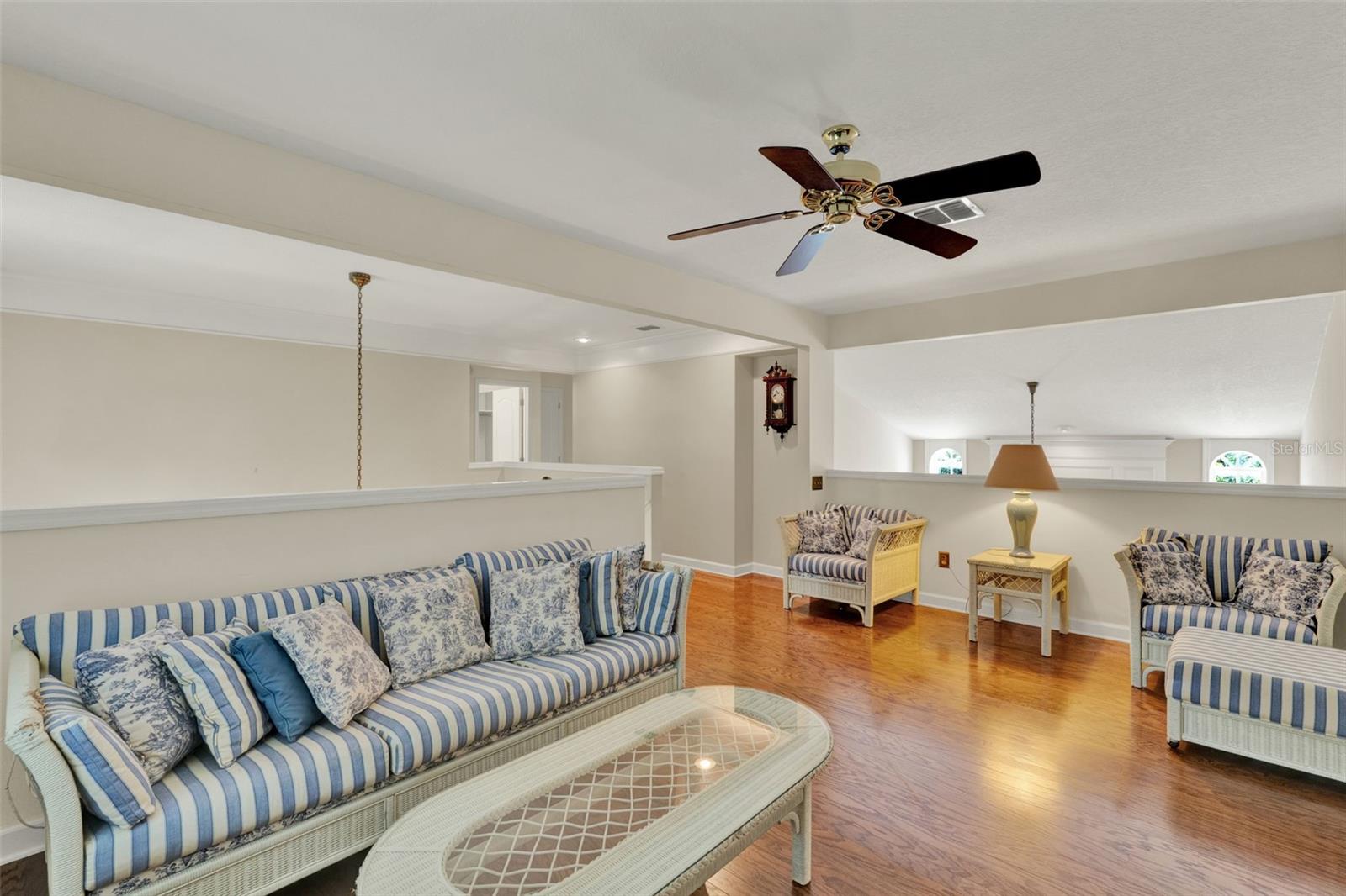Image 32 of 42 For 991 Hawthorne Cove Court