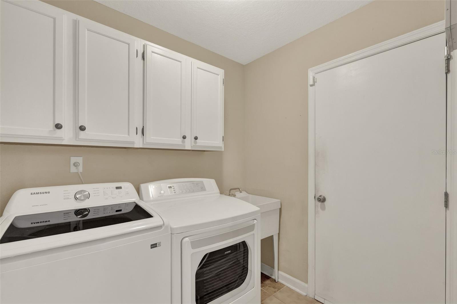 Image 33 of 42 For 991 Hawthorne Cove Court