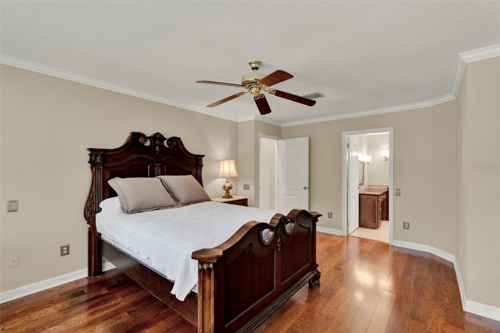 Image 38 of 42 For 991 Hawthorne Cove Court