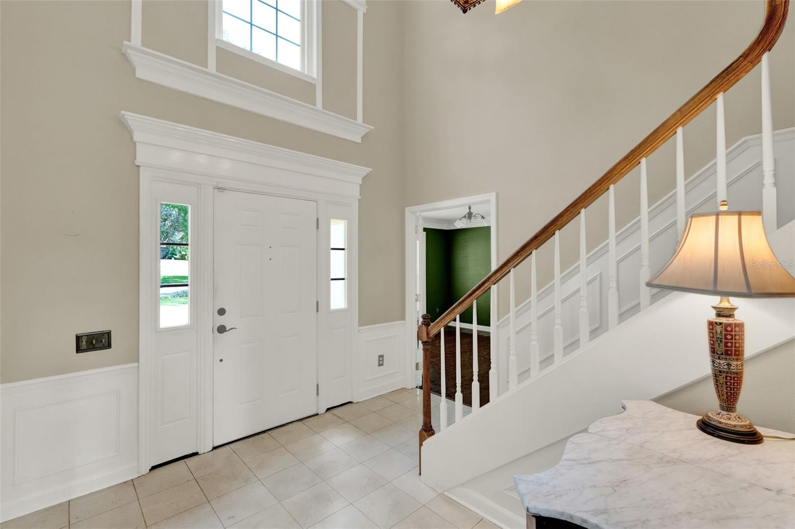 Image 7 of 42 For 991 Hawthorne Cove Court