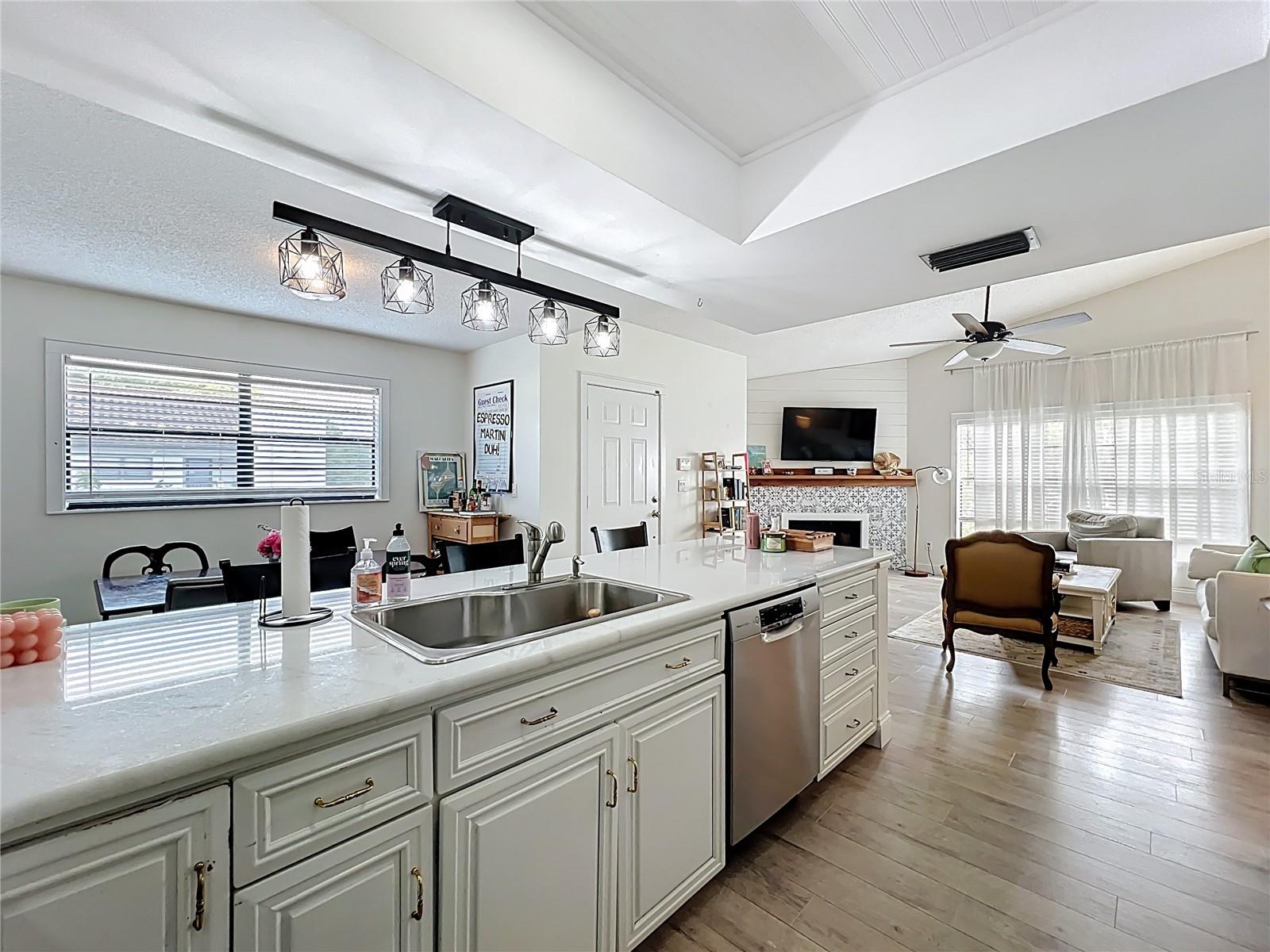 Image 10 of 24 For 260 Killarney Bay Court 6-6