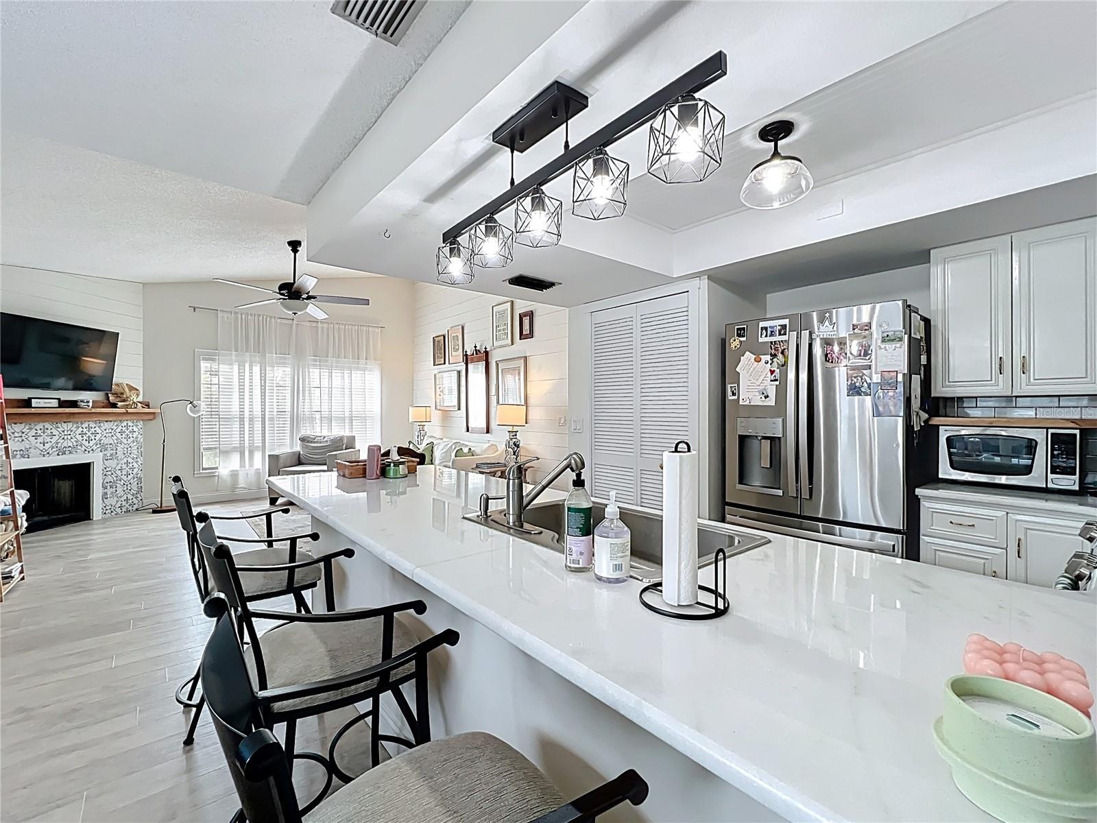 Image 11 of 24 For 260 Killarney Bay Court 6-6