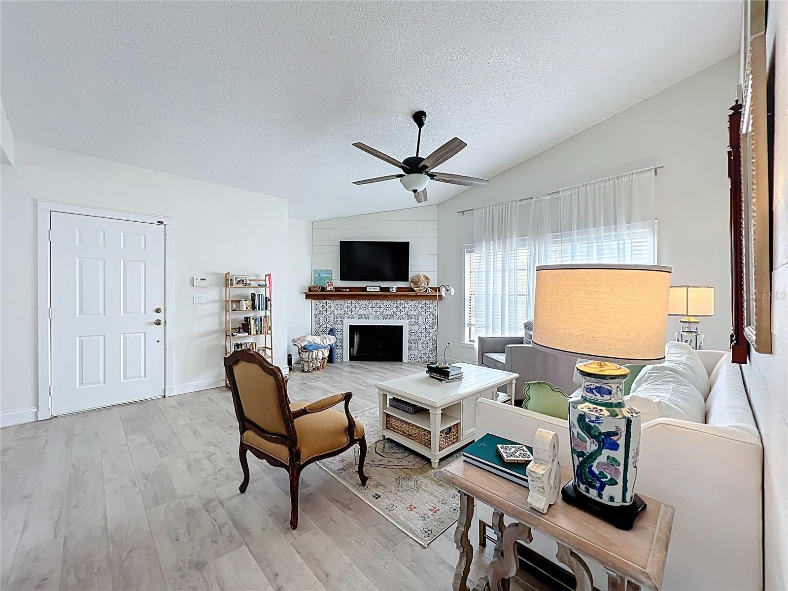 Image 2 of 24 For 260 Killarney Bay Court 6-6
