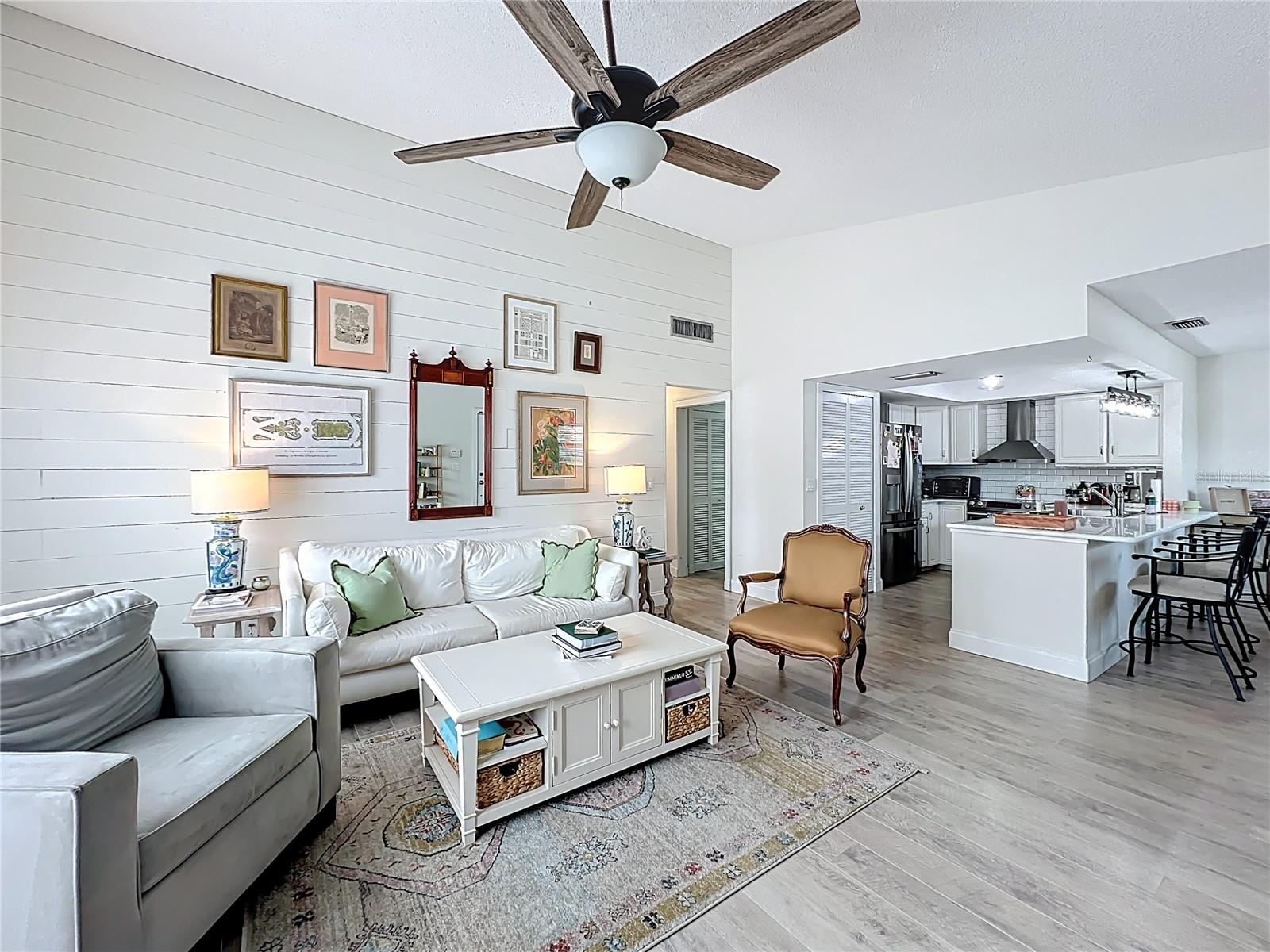 Image 5 of 24 For 260 Killarney Bay Court 6-6