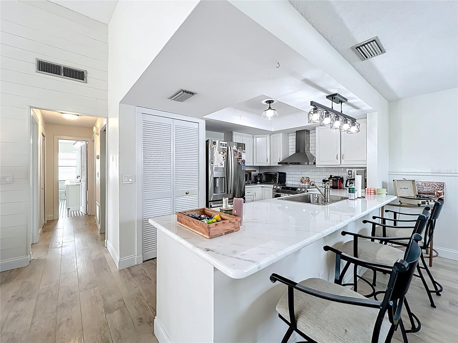 Image 7 of 24 For 260 Killarney Bay Court 6-6