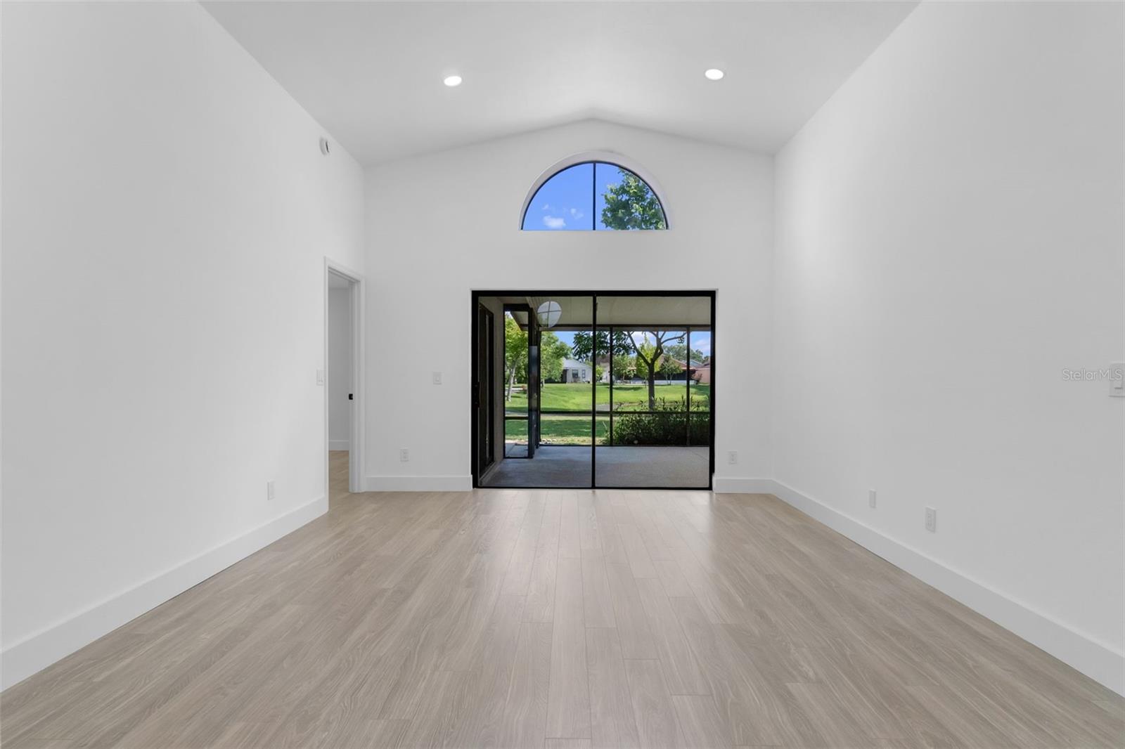 Image 12 of 38 For 826 Long Bay Court