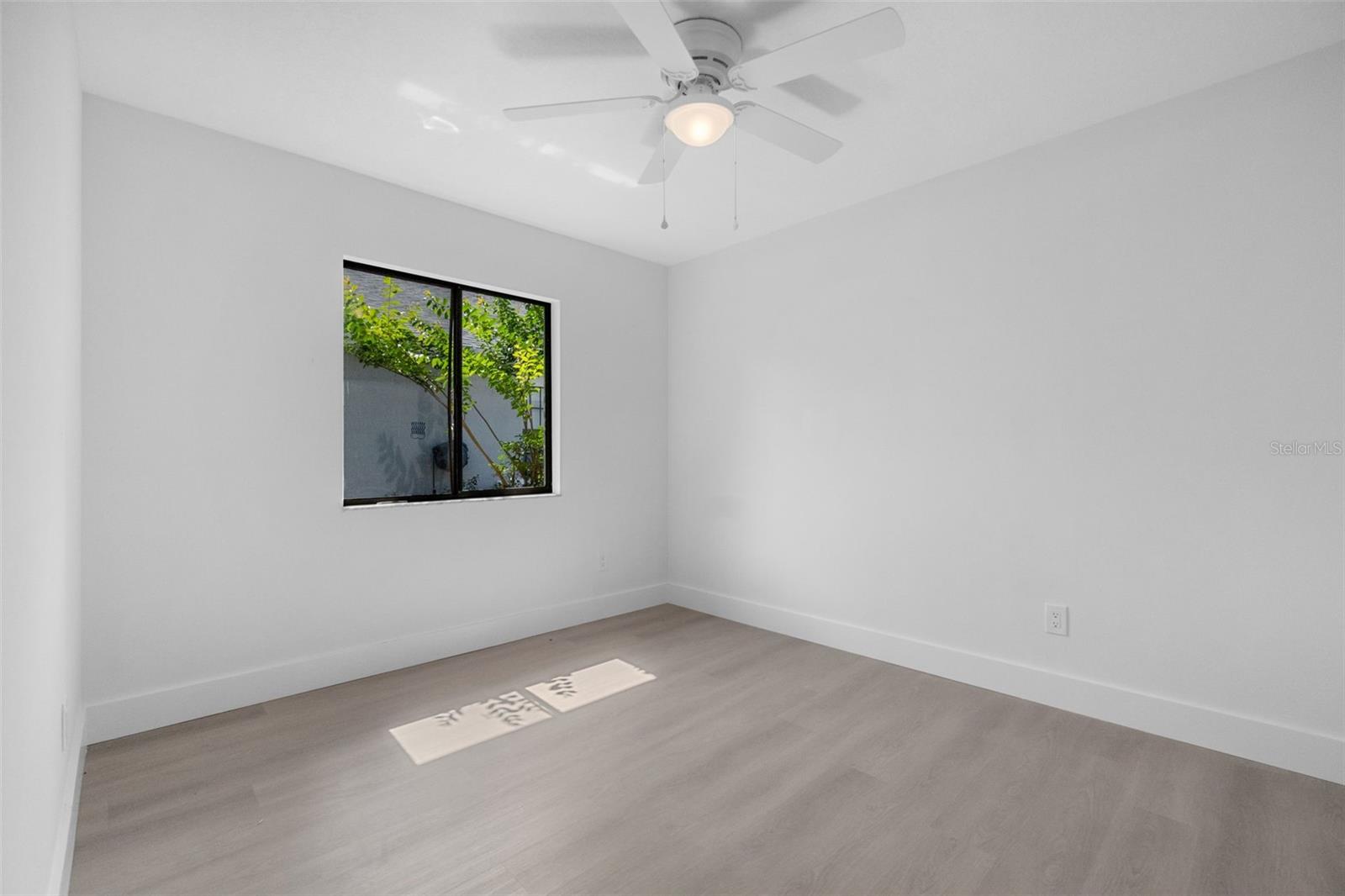 Image 18 of 38 For 826 Long Bay Court