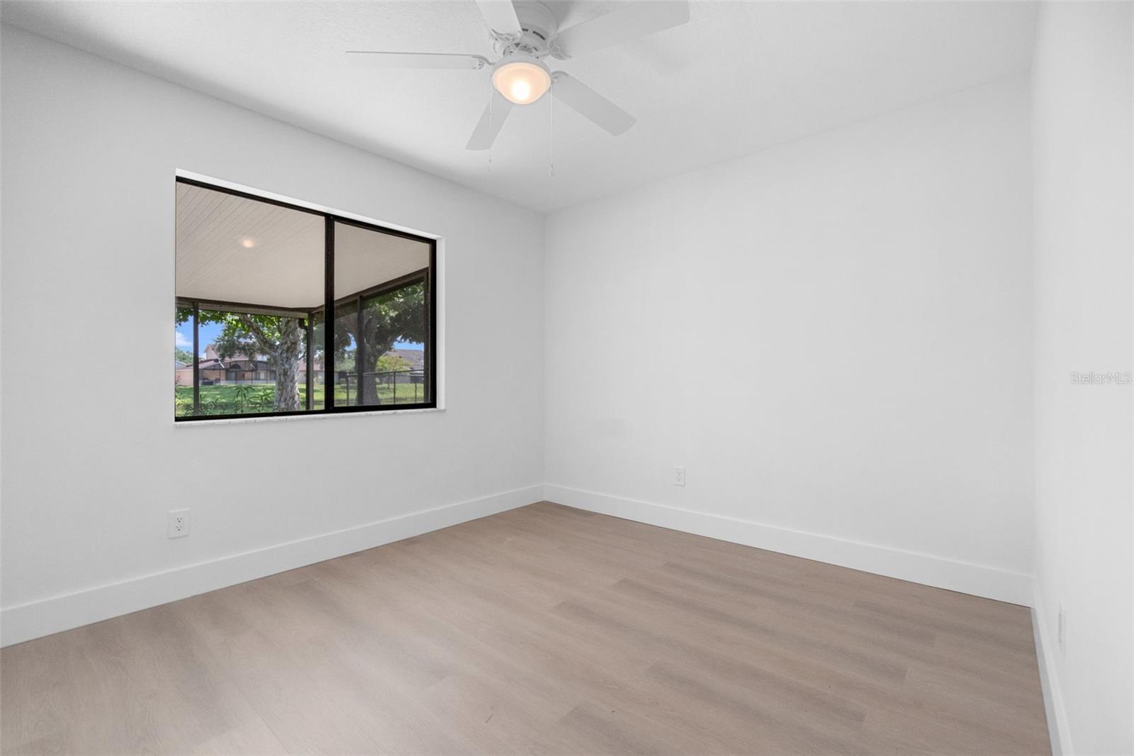 Image 21 of 38 For 826 Long Bay Court