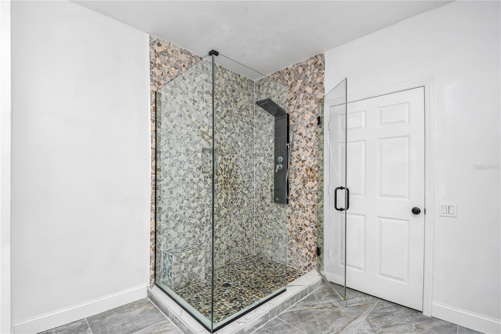 Image 10 of 100 For 3030 Clubview Drive Ge