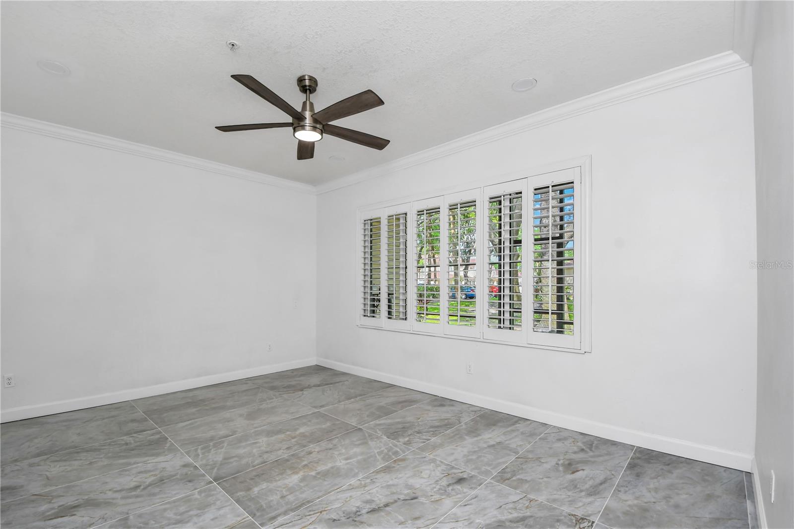 Image 14 of 100 For 3030 Clubview Drive Ge