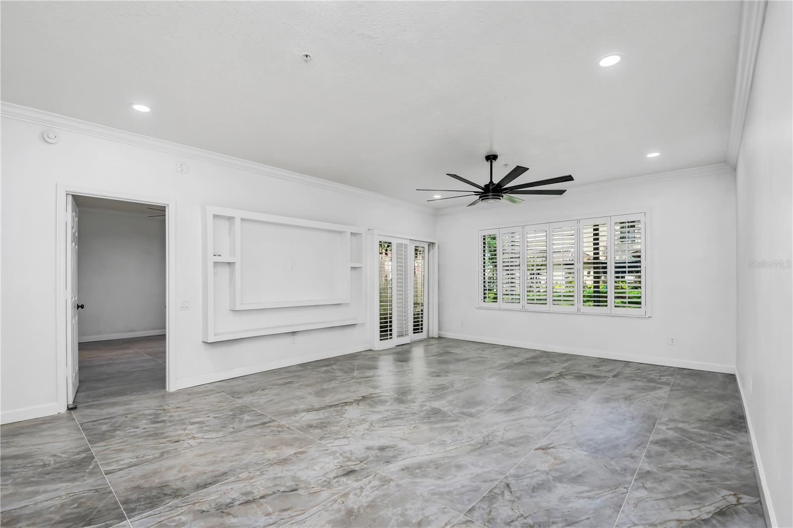 Image 18 of 100 For 3030 Clubview Drive Ge