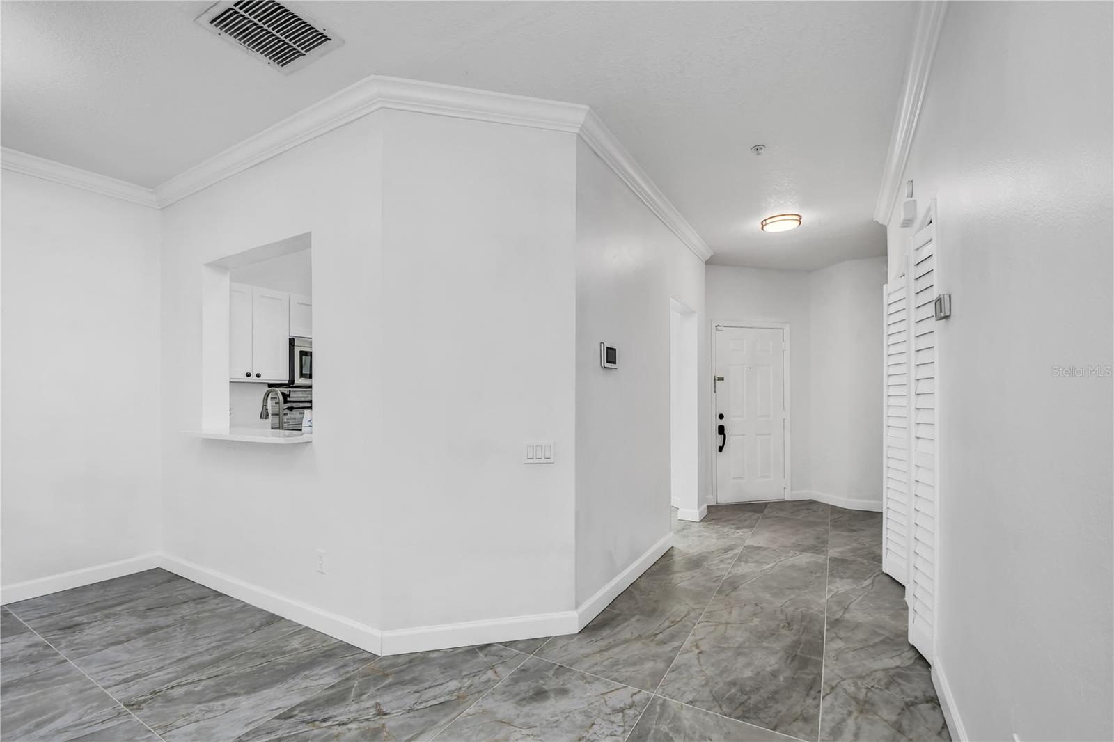 Image 20 of 100 For 3030 Clubview Drive Ge