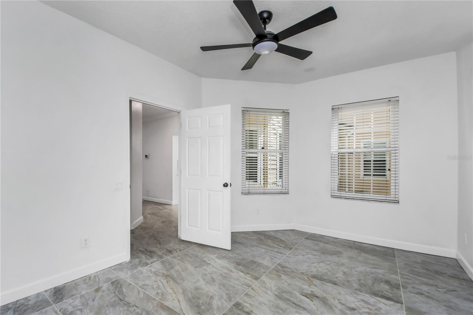 Image 27 of 100 For 3030 Clubview Drive Ge