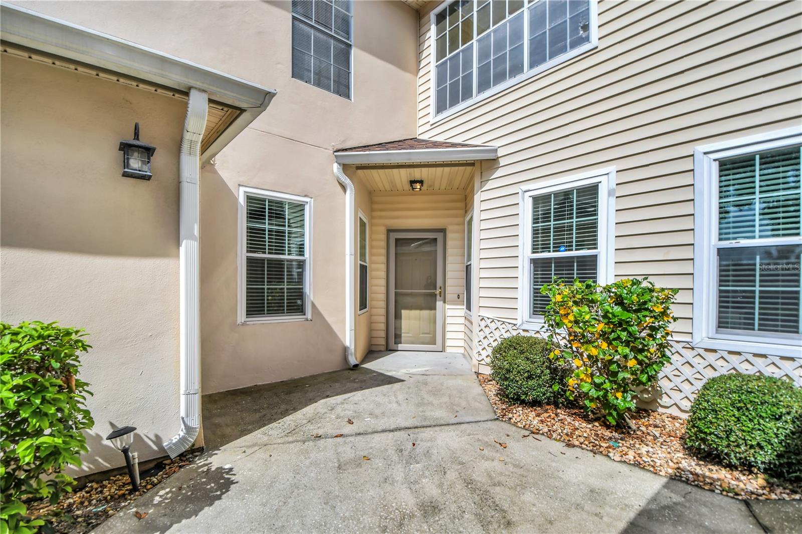 Image 3 of 100 For 3030 Clubview Drive Ge
