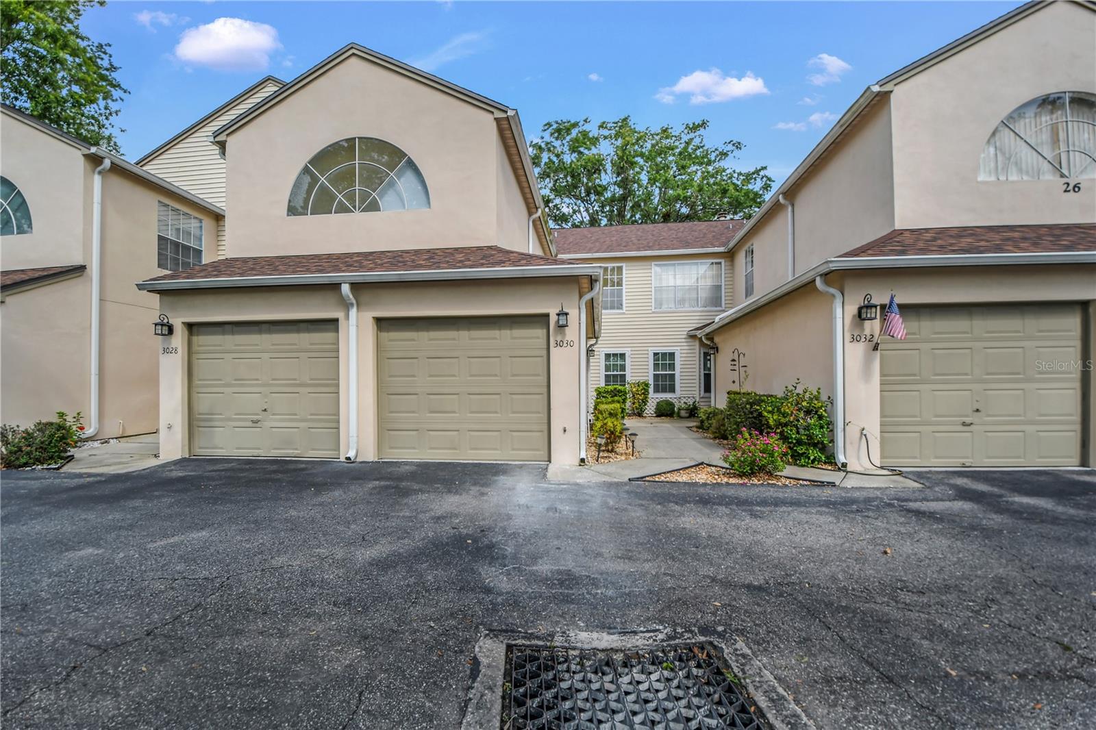 Image 4 of 100 For 3030 Clubview Drive Ge