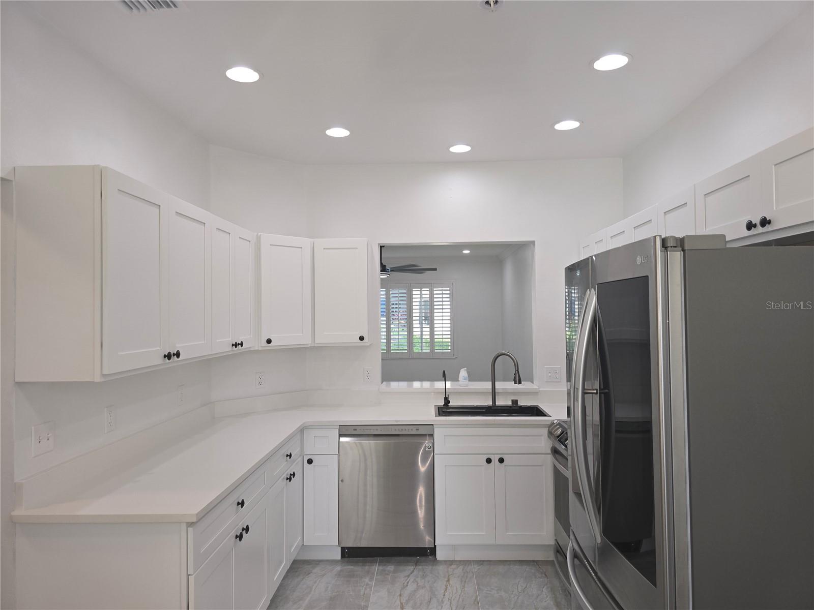 Image 41 of 100 For 3030 Clubview Drive Ge