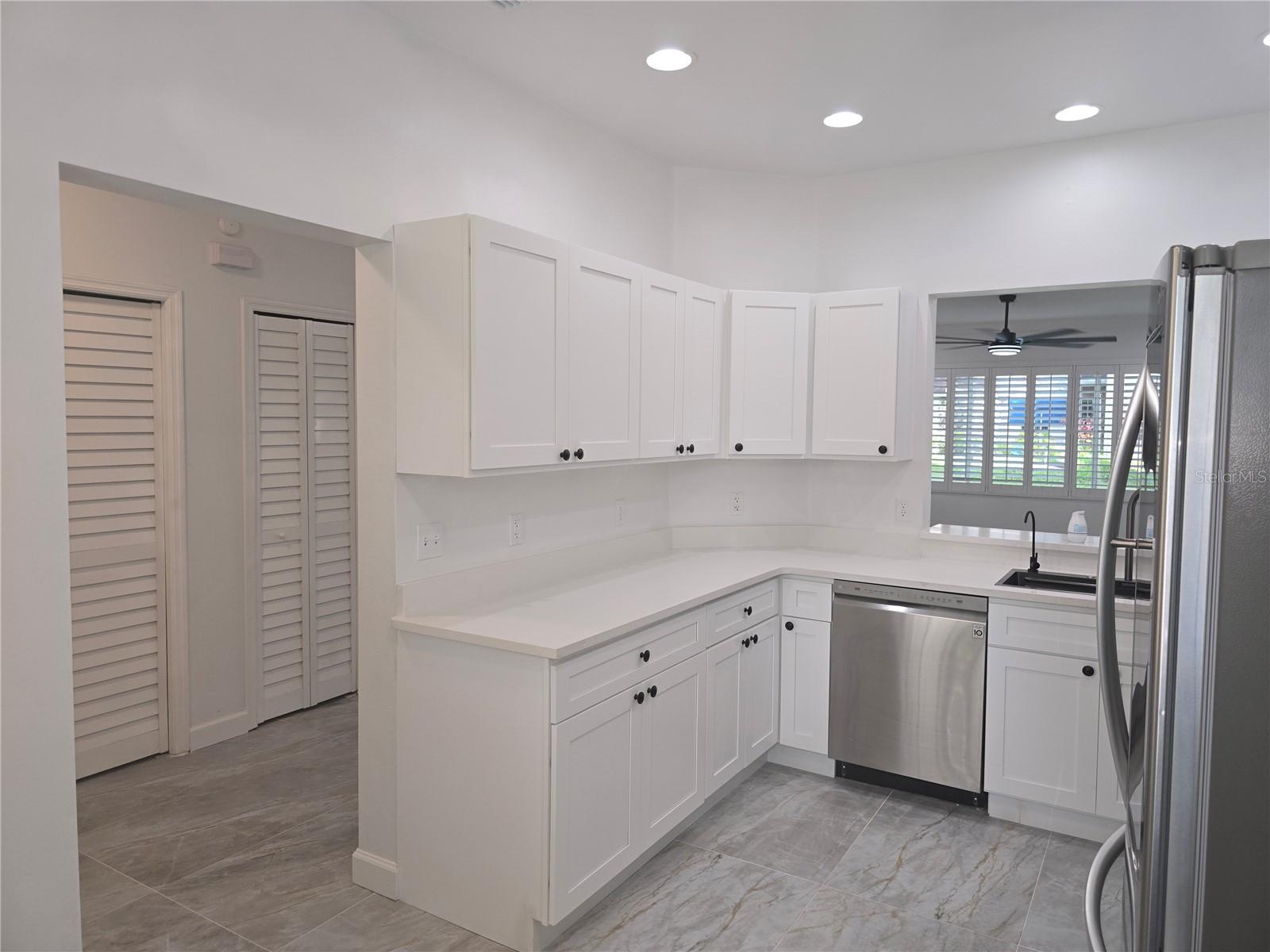 Image 42 of 100 For 3030 Clubview Drive Ge