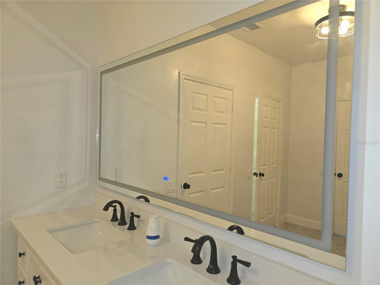 Image 68 of 100 For 3030 Clubview Drive Ge