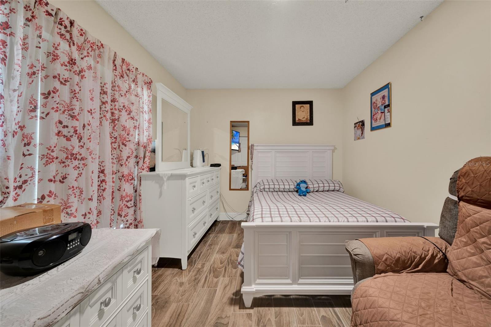 Image 19 of 30 For 7807 Pine Hawk Lane