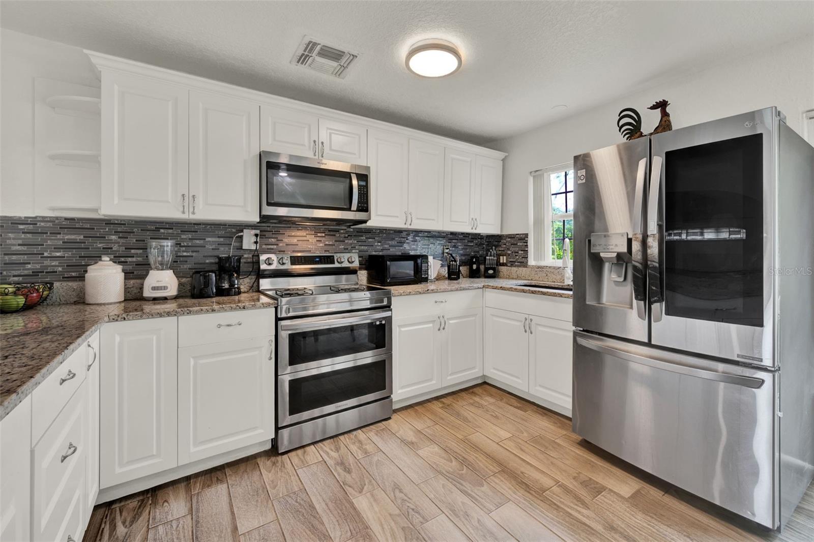 Image 2 of 30 For 7807 Pine Hawk Lane