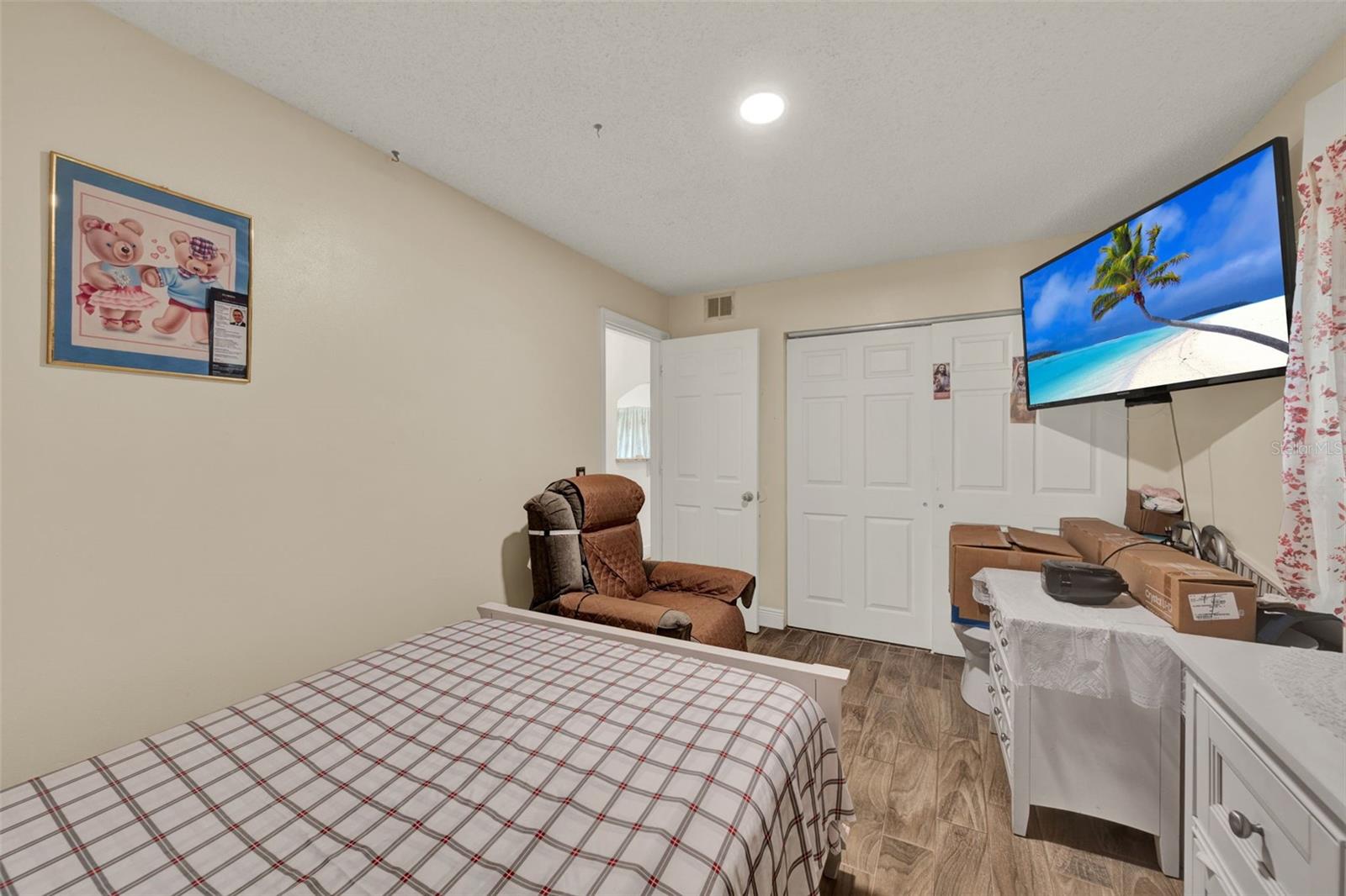 Image 21 of 30 For 7807 Pine Hawk Lane
