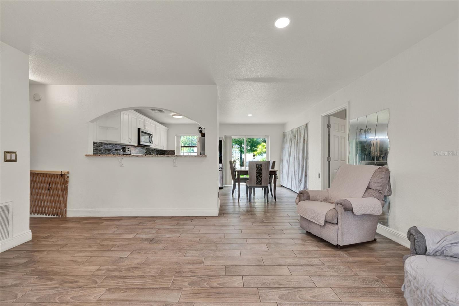 Image 5 of 30 For 7807 Pine Hawk Lane