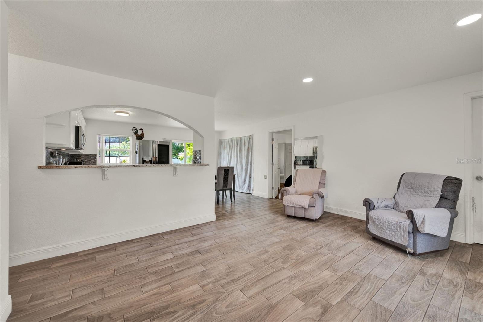 Image 6 of 30 For 7807 Pine Hawk Lane