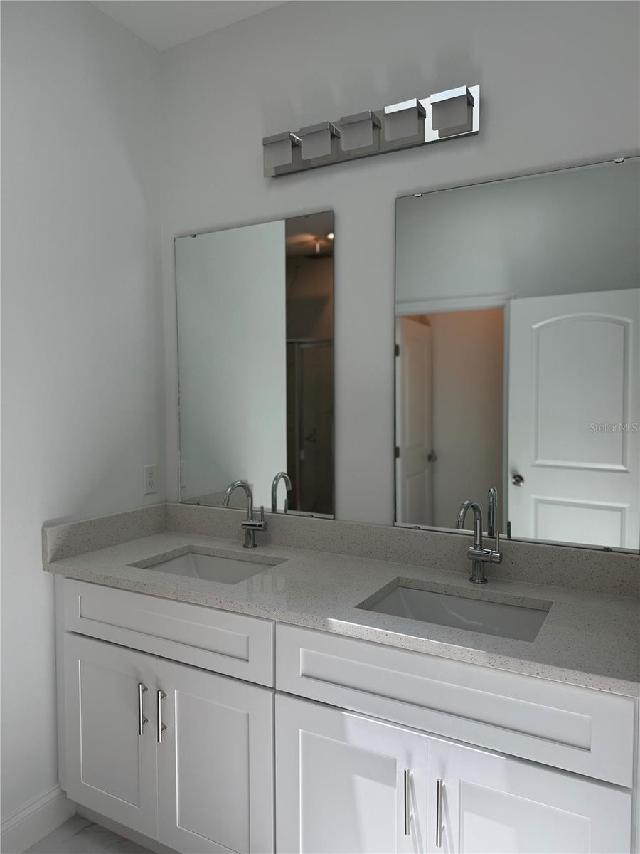 Image 33 of 49 For 1754 35th Street Nw