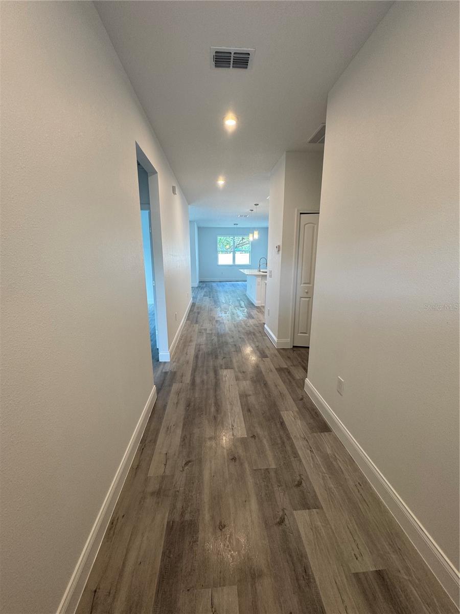 Image 8 of 49 For 1754 35th Street Nw