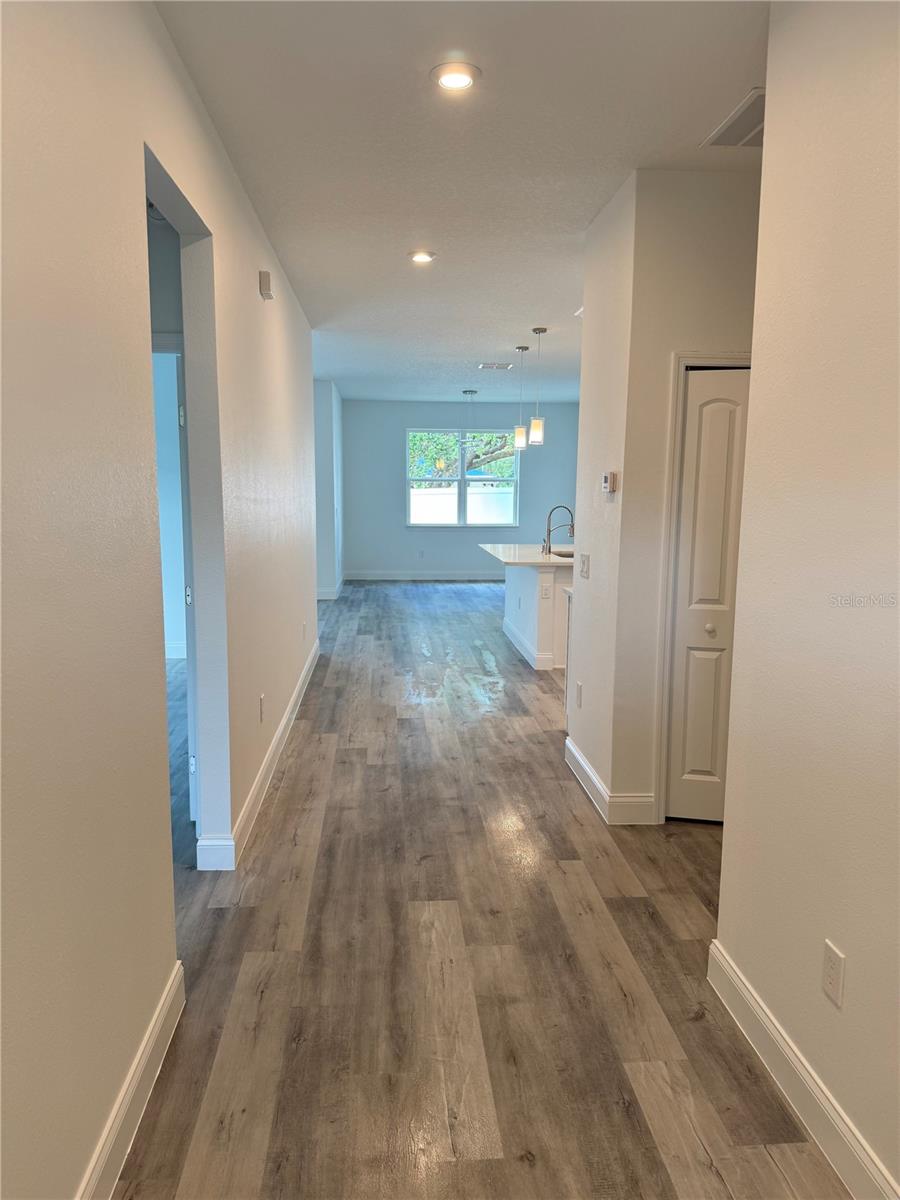 Image 9 of 49 For 1754 35th Street Nw