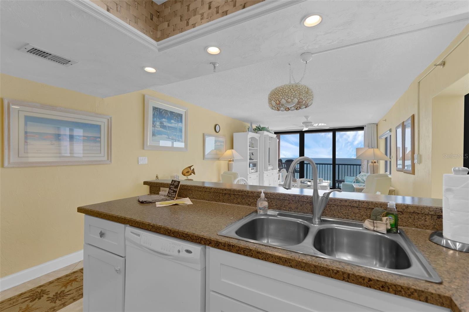Image 10 of 41 For 4141 Atlantic Avenue 707