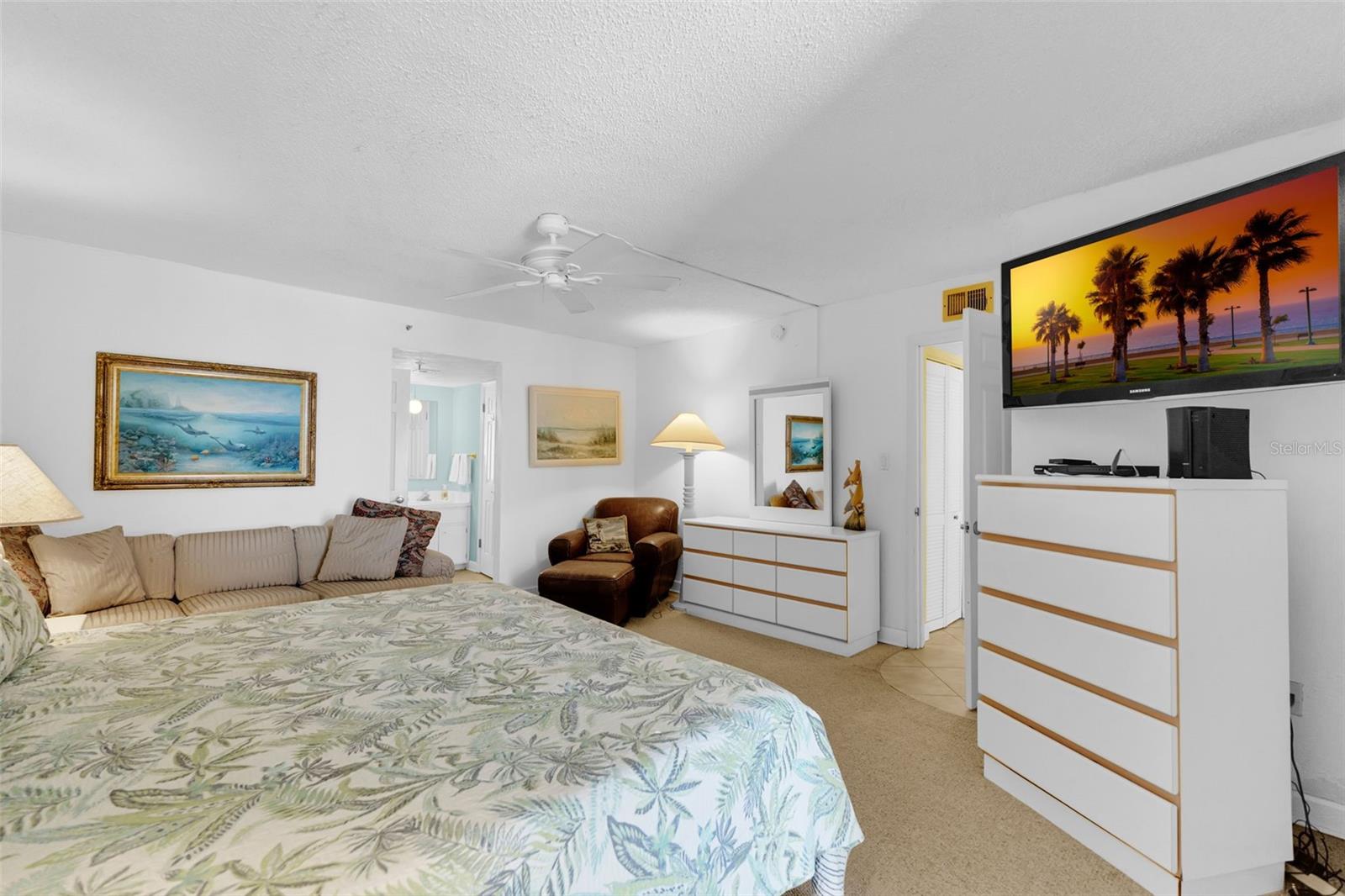 Image 14 of 41 For 4141 Atlantic Avenue 707
