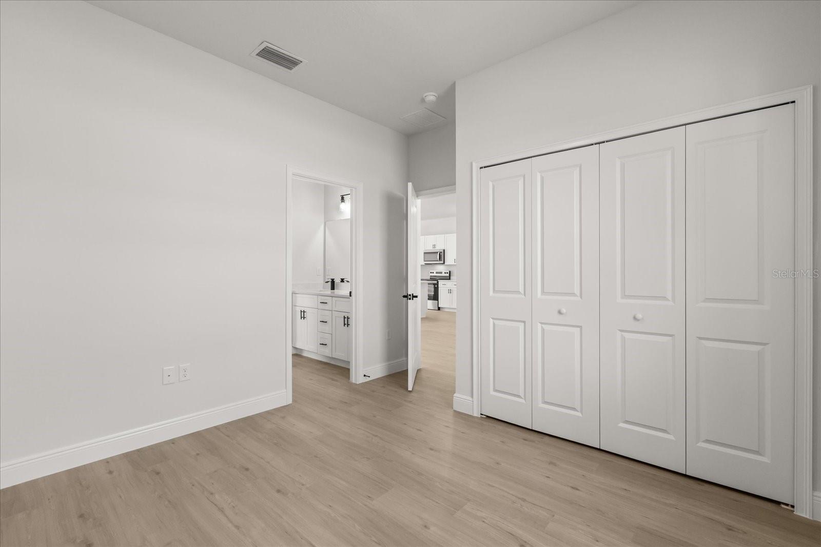 Image 18 of 39 For 14905 39th Circle