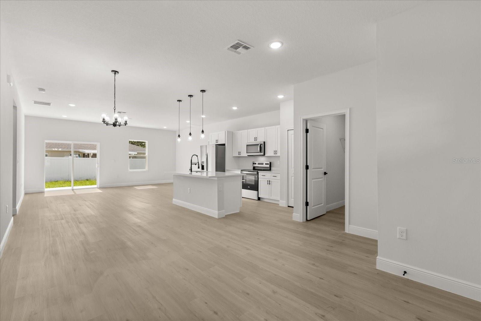 Image 7 of 39 For 14905 39th Circle