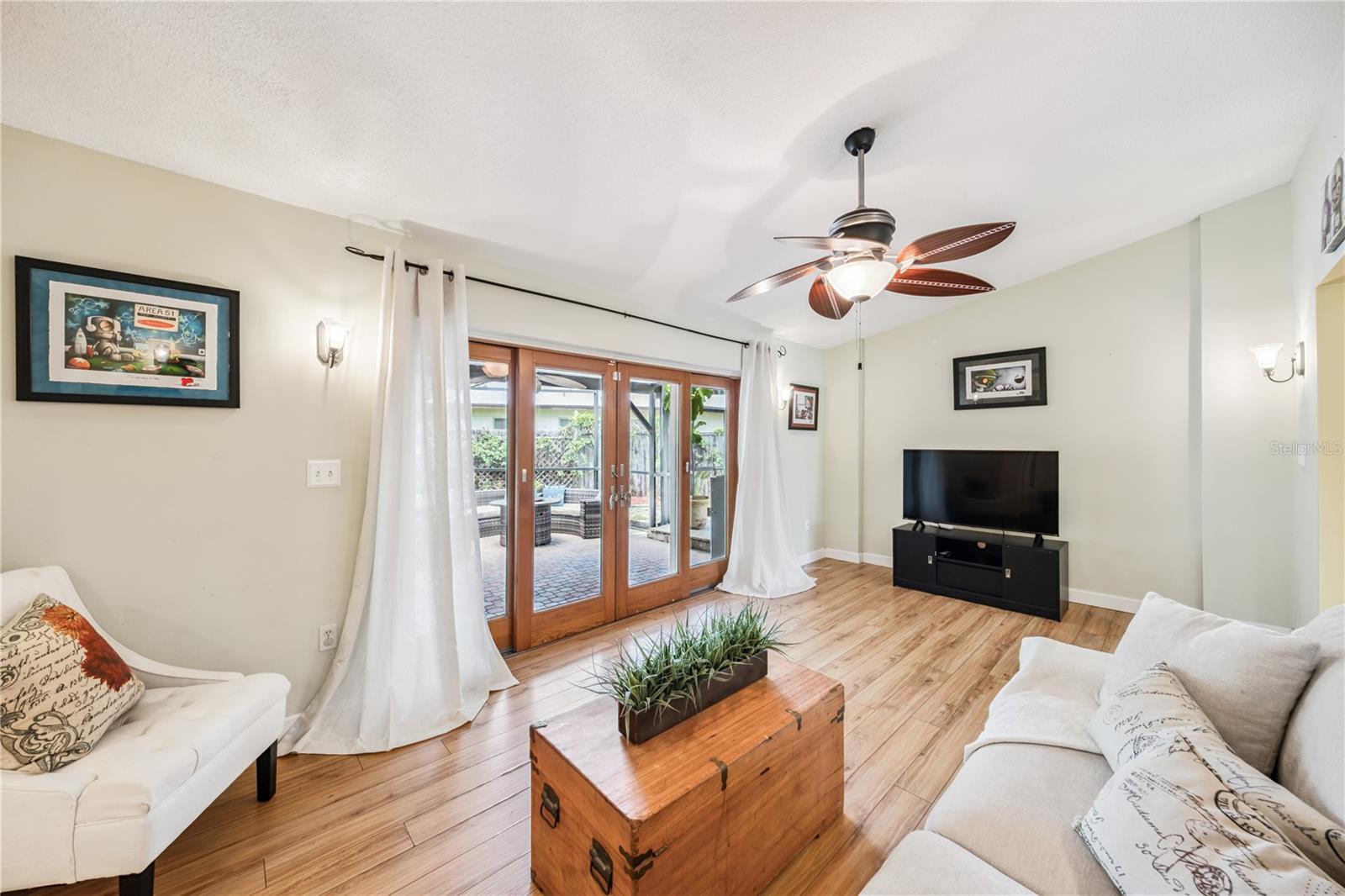 Image 14 of 55 For 3102 Cecelia Drive