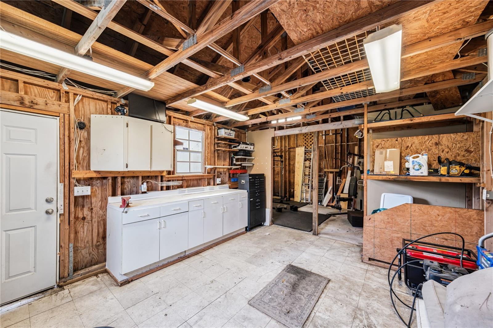 Image 41 of 55 For 3102 Cecelia Drive