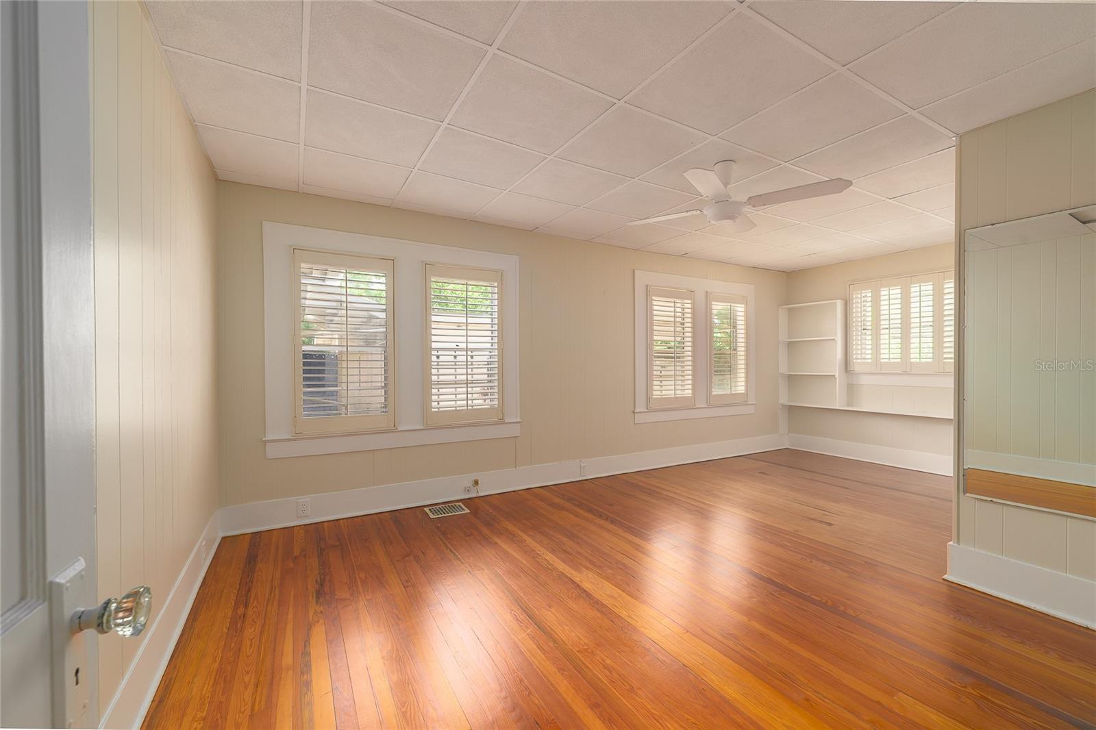 Image 11 of 39 For 1621 Sunnyside Drive