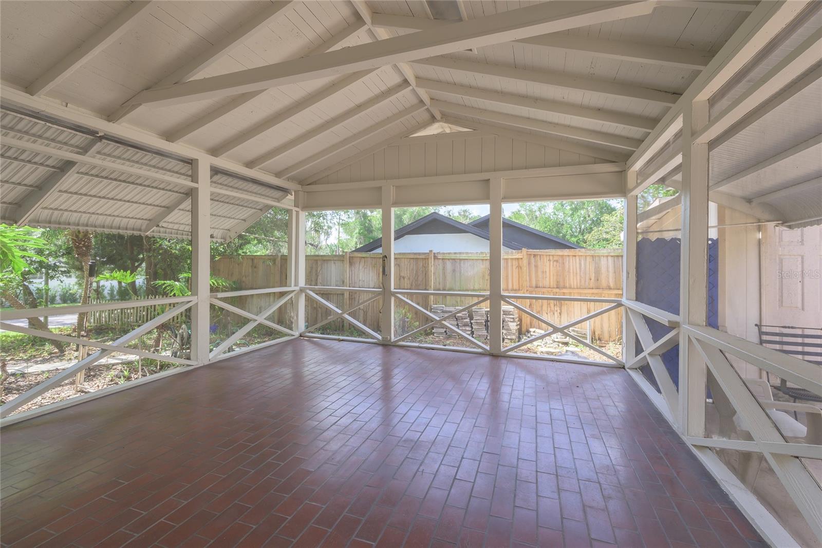Image 15 of 39 For 1621 Sunnyside Drive
