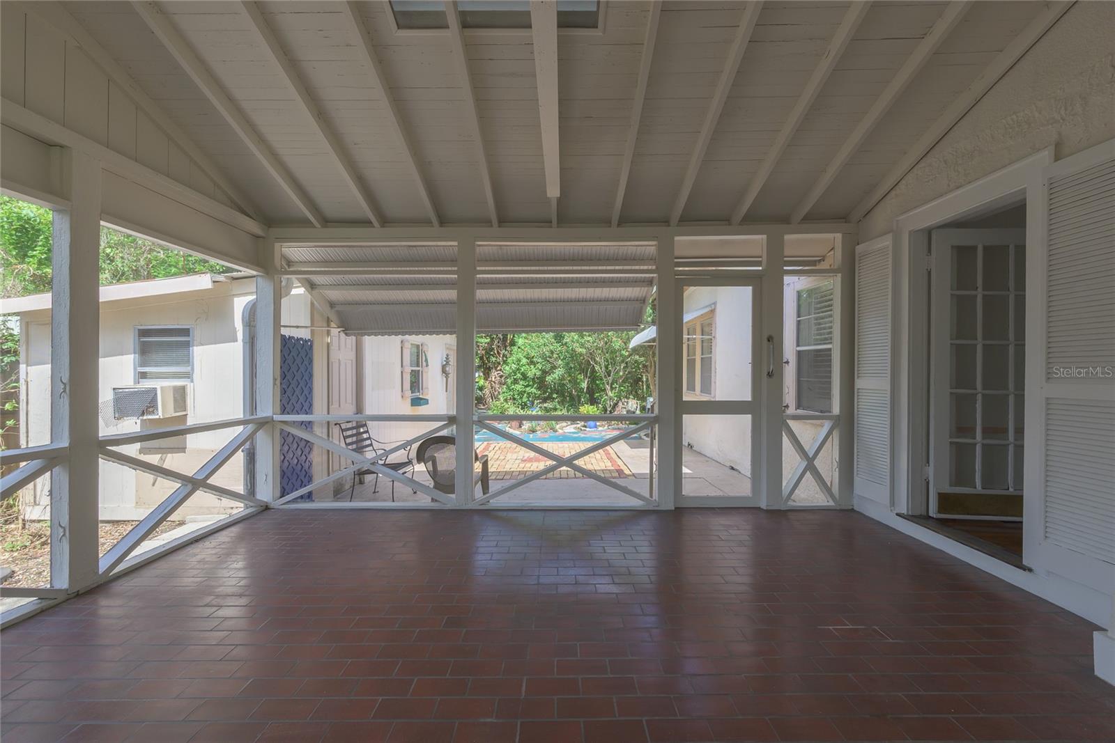 Image 26 of 39 For 1621 Sunnyside Drive